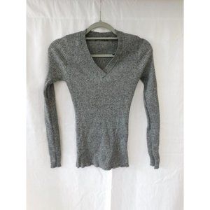 Amelie Boutik V-neck Sweater Grey Heather size Medium Women's